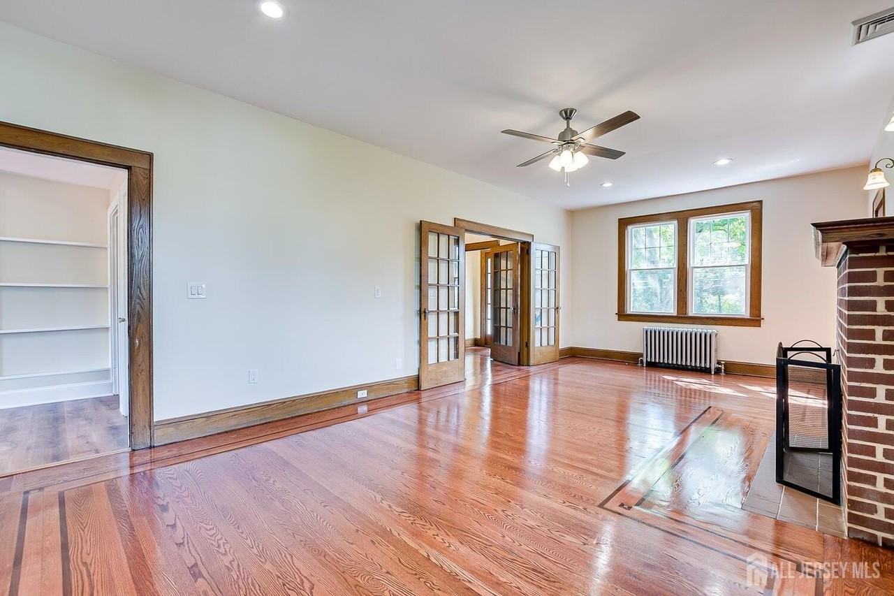 338 Buckelew Ave - Photo 4 of 50