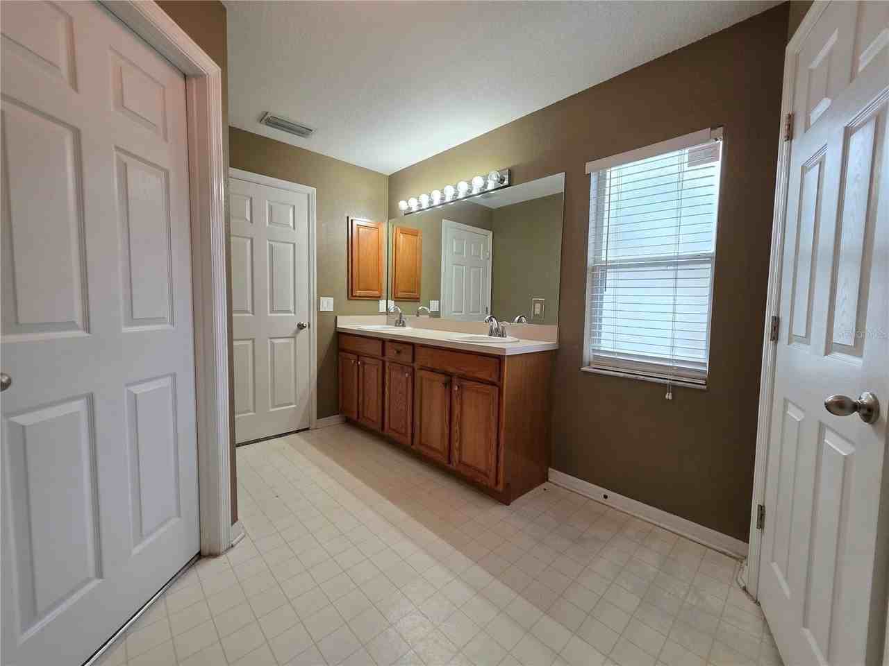 2789 Coolidge Ave - Photo 5 of 21