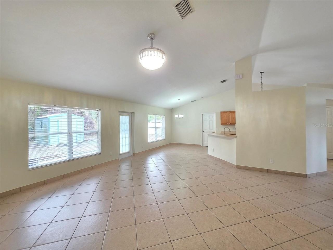 2789 Coolidge Ave - Photo 7 of 21