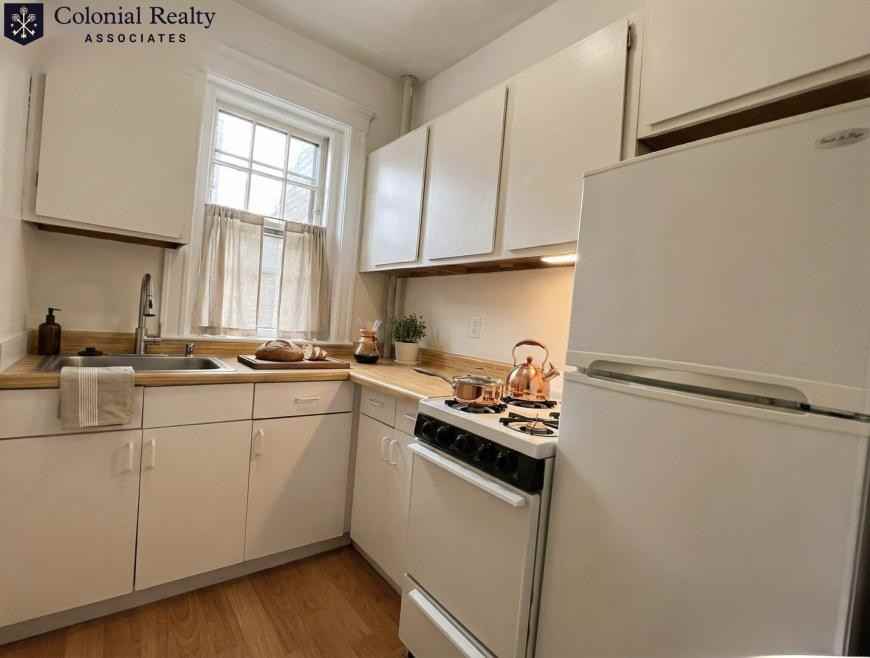 319 Allston St - Photo 2 of 7