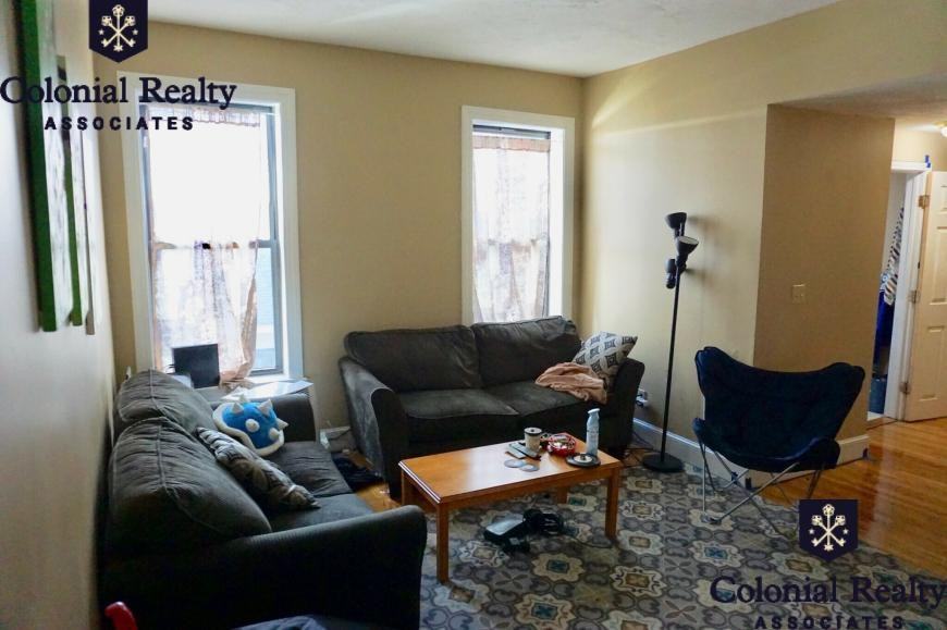 19 Highgate St - Photo 2 of 10