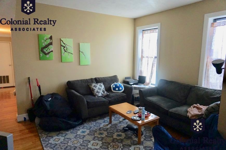 19 Highgate St - Photo 3 of 10