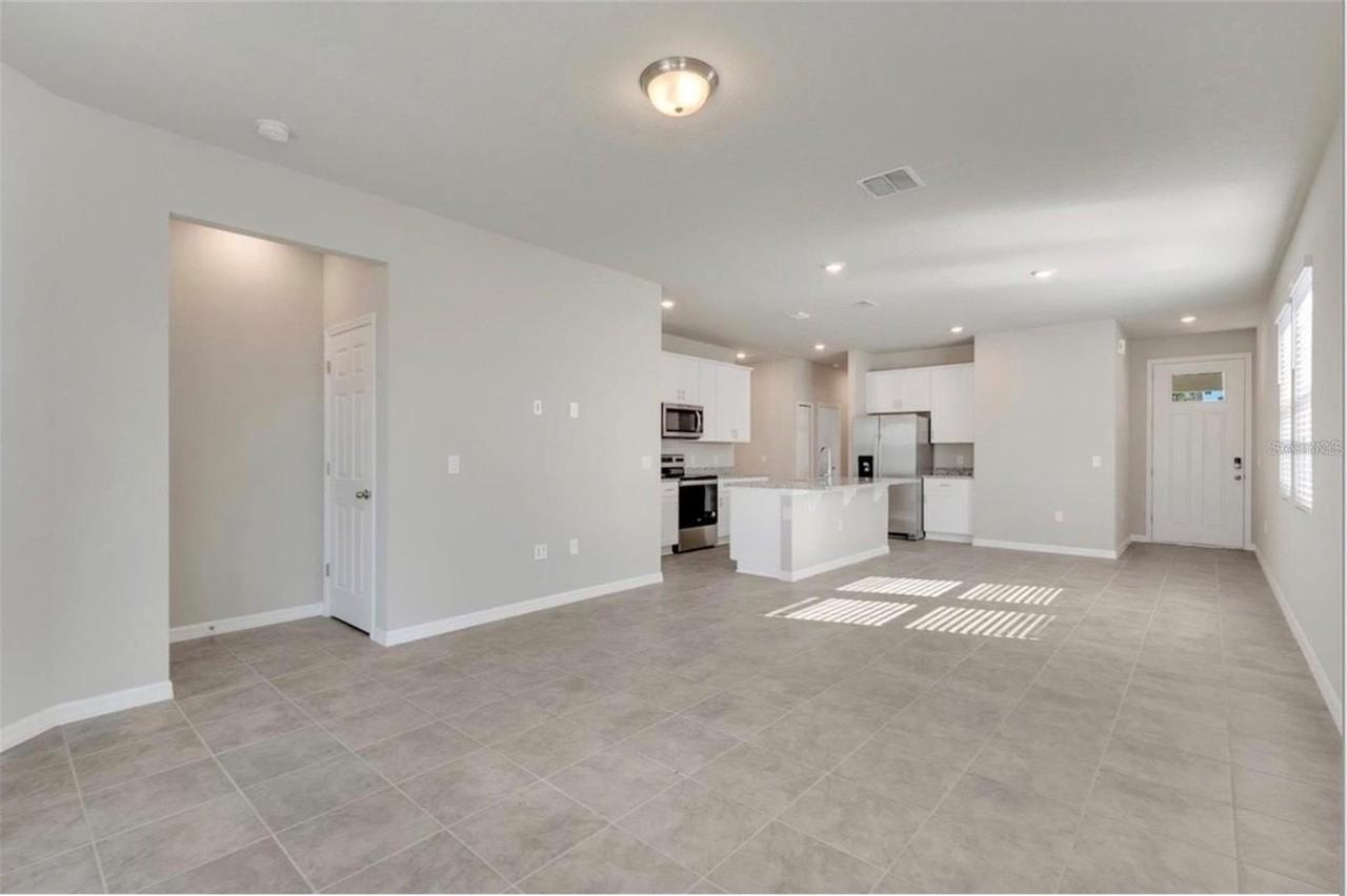 2301 Mystic Maze Ln - Photo 7 of 35