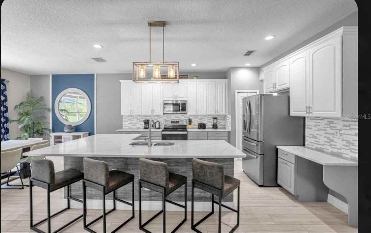 1131 Marcello Blvd - Photo 4 of 31