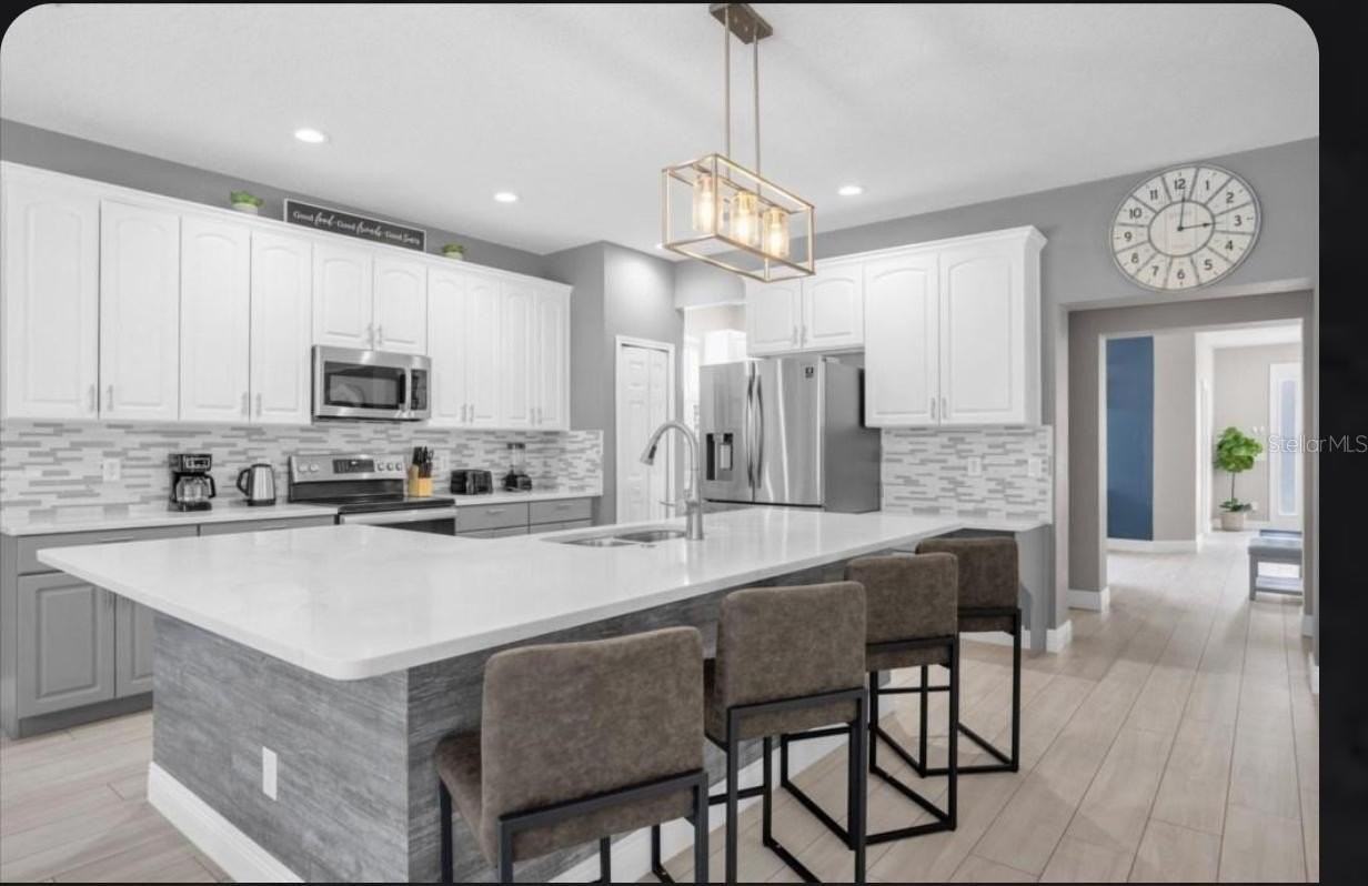 1131 Marcello Blvd - Photo 5 of 31