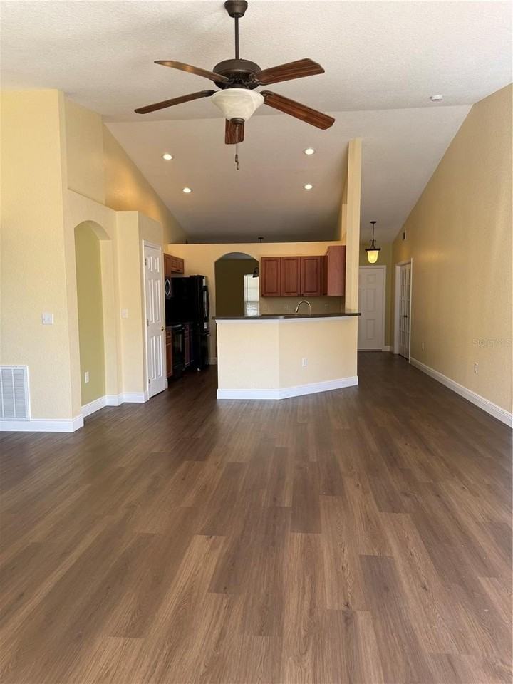 326 Churchill Ct - Photo 6 of 27