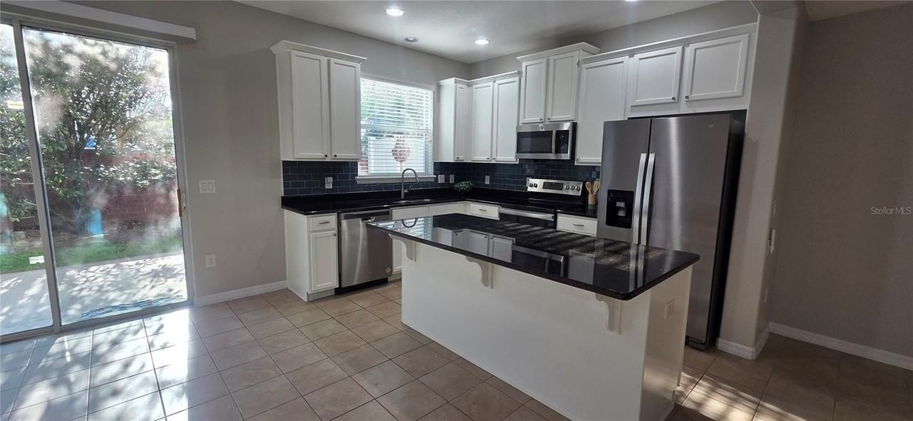 9478 Silver Buttonwood St - Photo 5 of 33