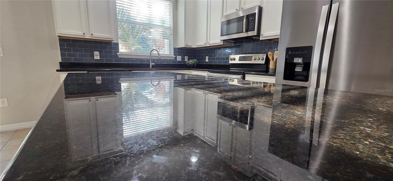 9478 Silver Buttonwood St - Photo 6 of 33