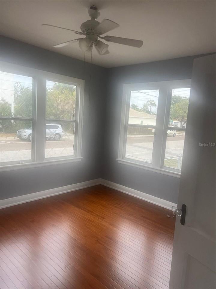 2323 W North B St - Photo 5 of 12