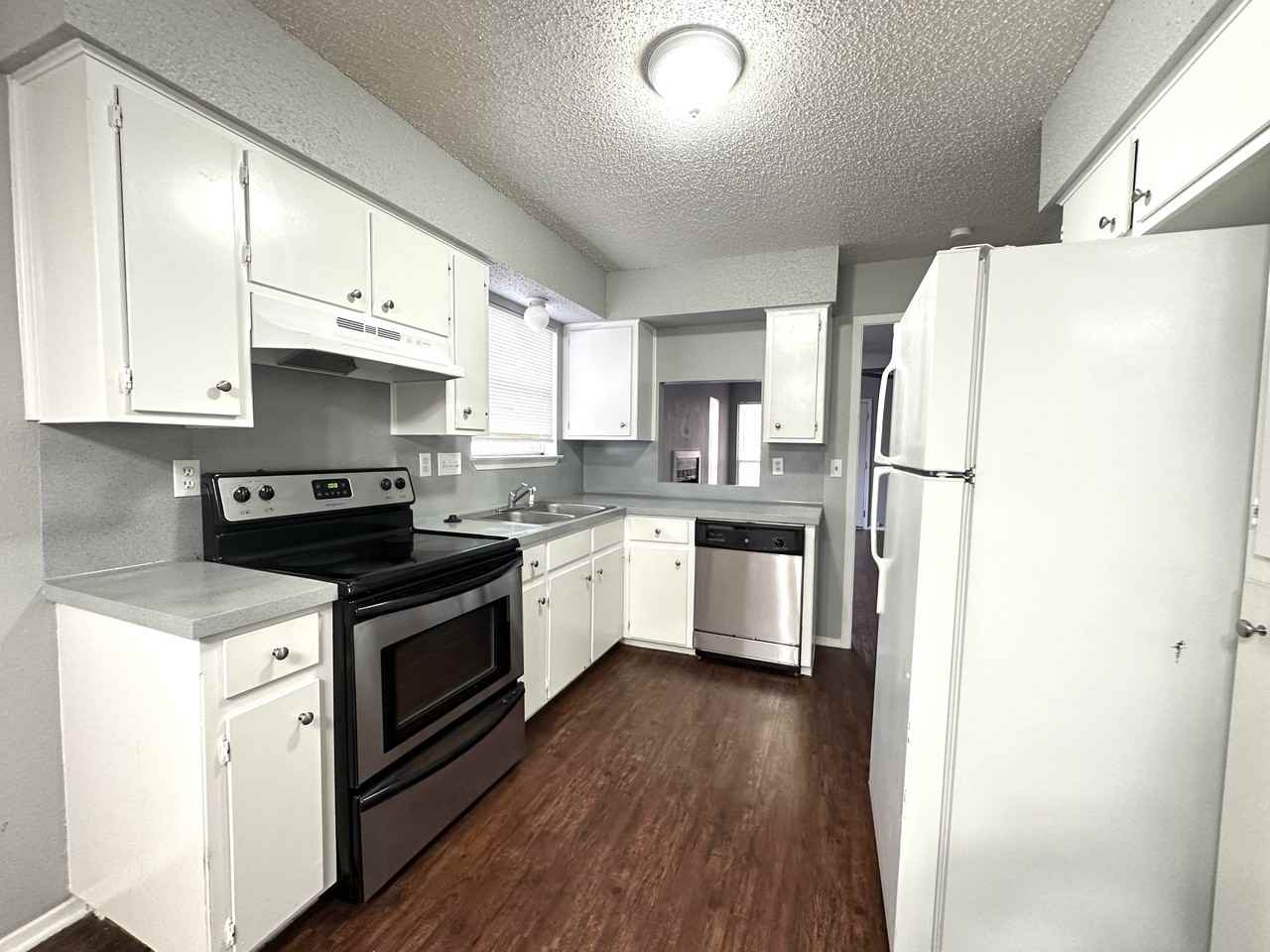 12401 Tree Line Dr #1 - Photo 6 of 11