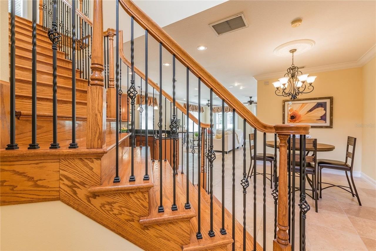 13920 Clubhouse Dr - Photo 4 of 44