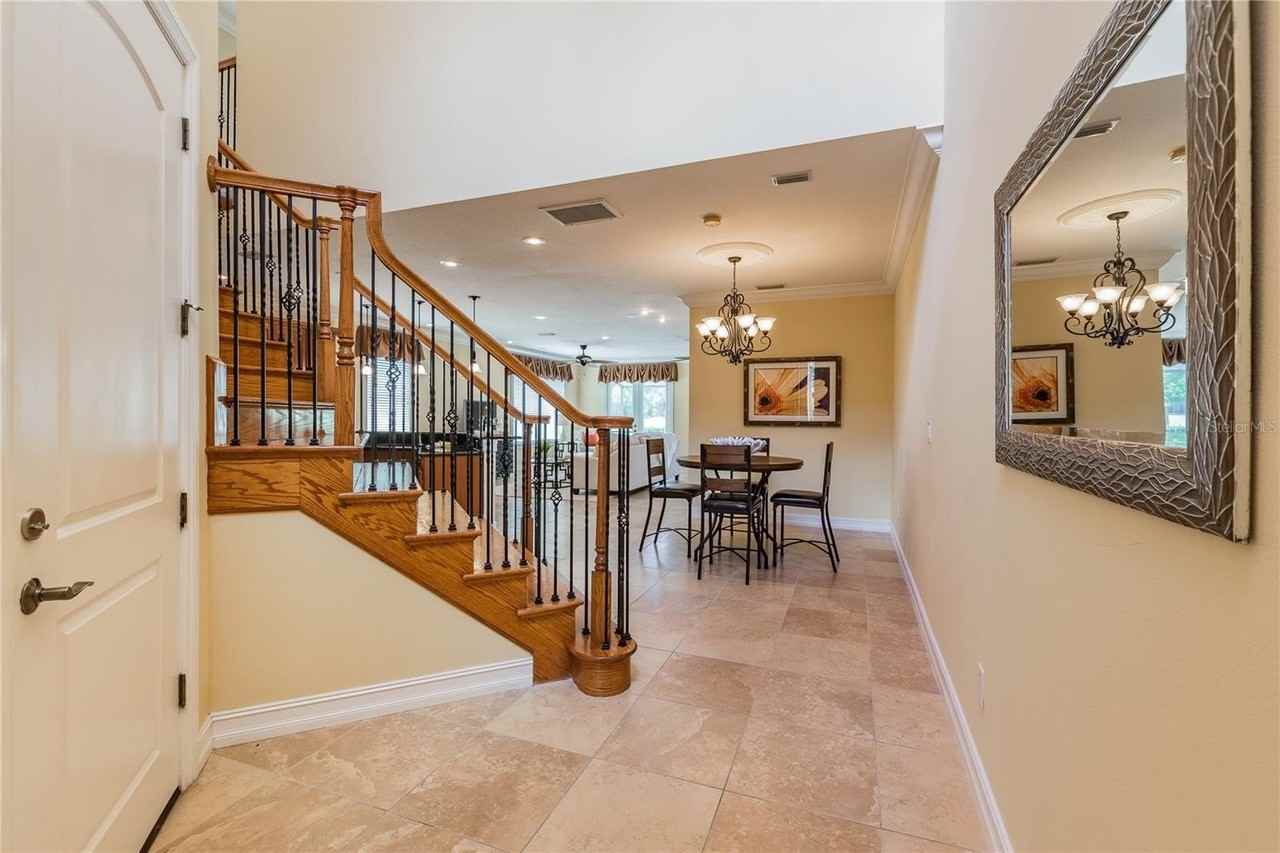 13920 Clubhouse Dr - Photo 5 of 44