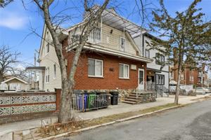 featured image of 112 Walnut St Apt 2nd #2ndFL