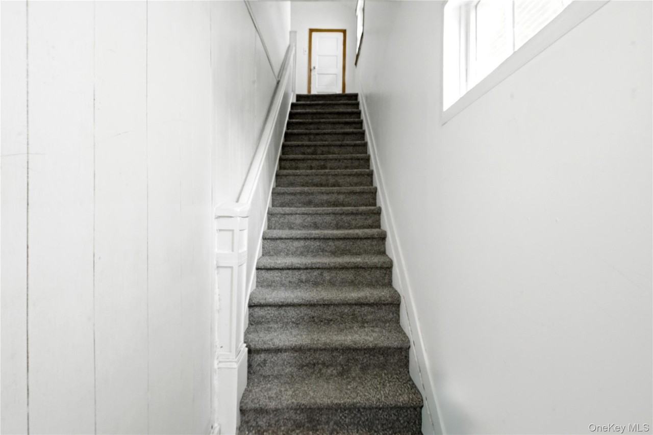 112 Walnut St Apt 2nd #2ndFL - Photo 3 of 24