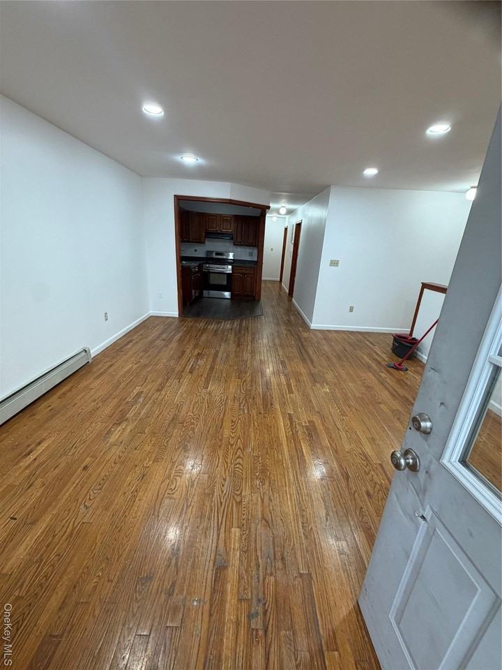 17207A 90th Ave Apt 3 #3 - Photo 4 of 10