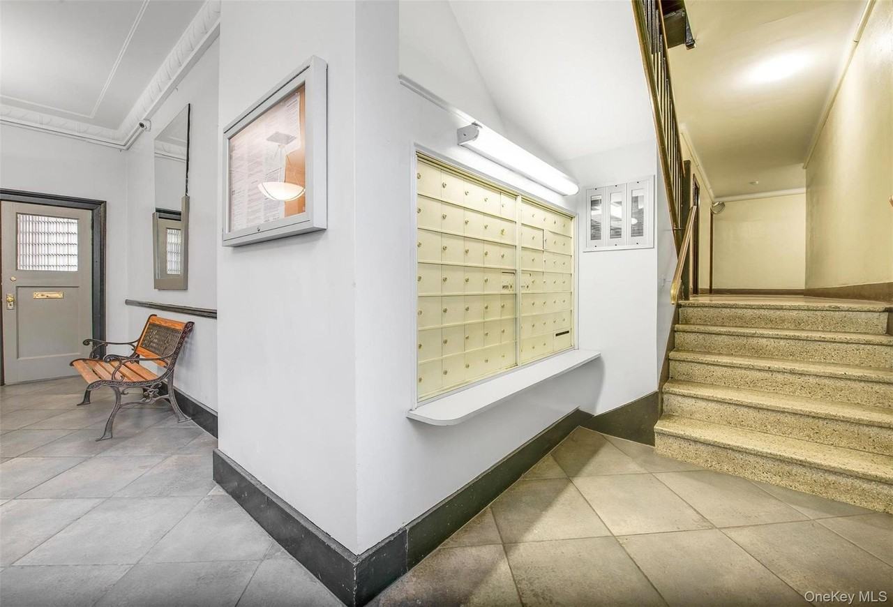 10010 67th Rd Apt 2c #2C - Photo 3 of 25