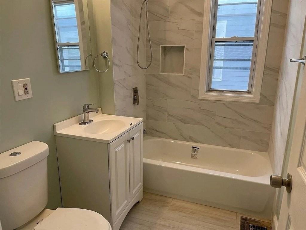 8 Mallard Ave Apt 3 #3 - Photo 5 of 14