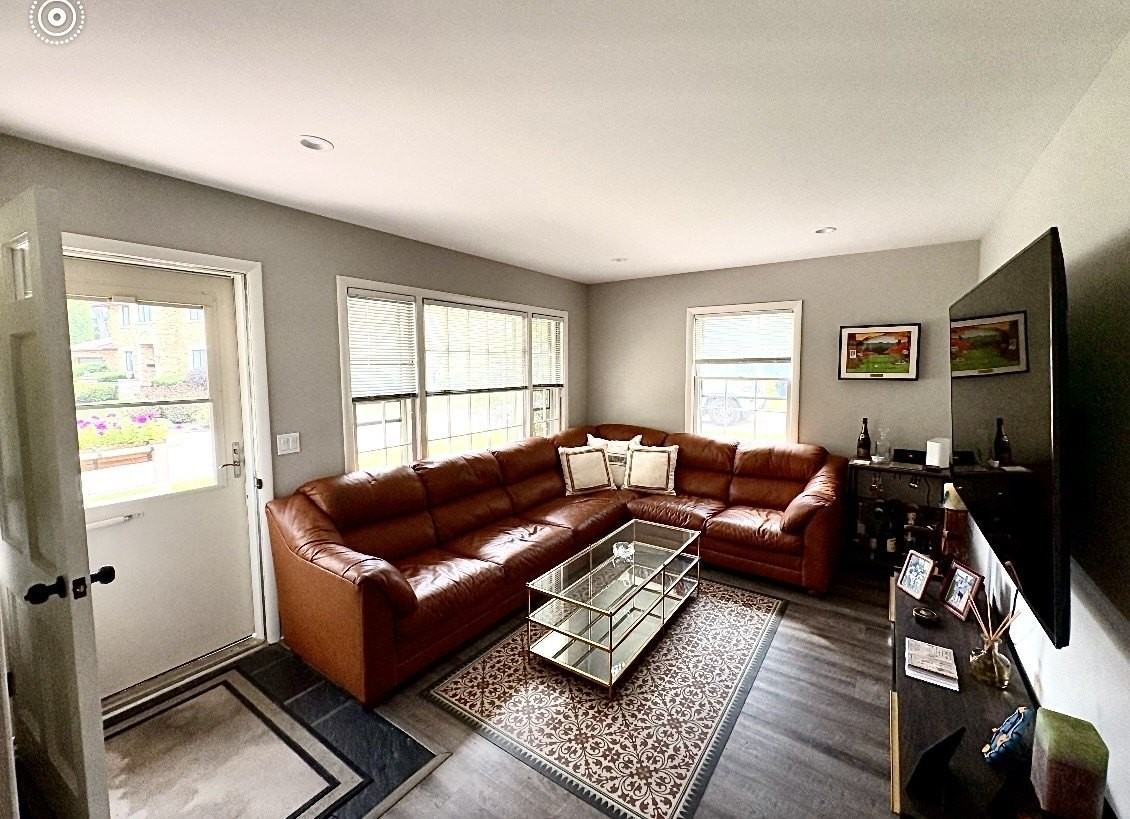 104 Michigan Ave - Photo 2 of 12