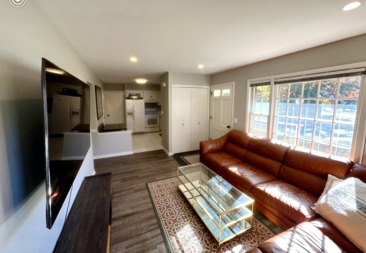 104 Michigan Ave - Photo 3 of 12