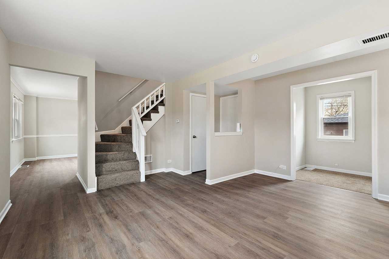 14434 S Edbrooke Ave - Photo 4 of 22