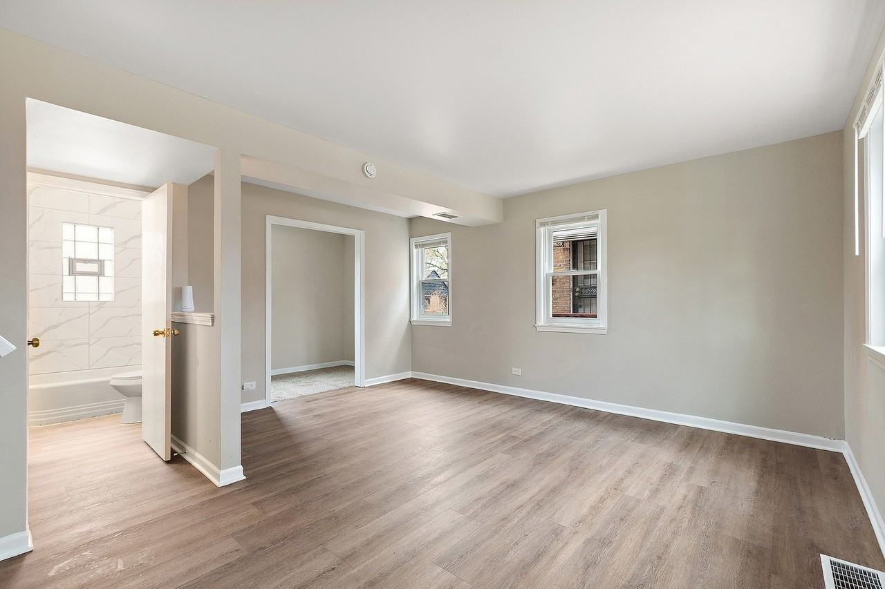 14434 S Edbrooke Ave - Photo 6 of 22