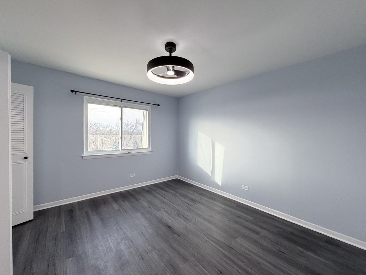 9460 Bay Colony Dr Apt 3n #3N - Photo 5 of 16