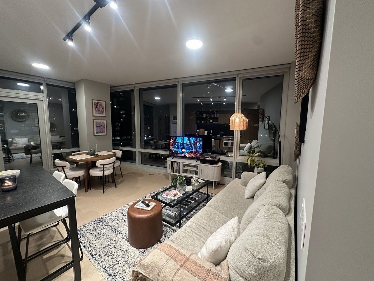 920 N Wells St Apt 612 #612 - Photo 3 of 14