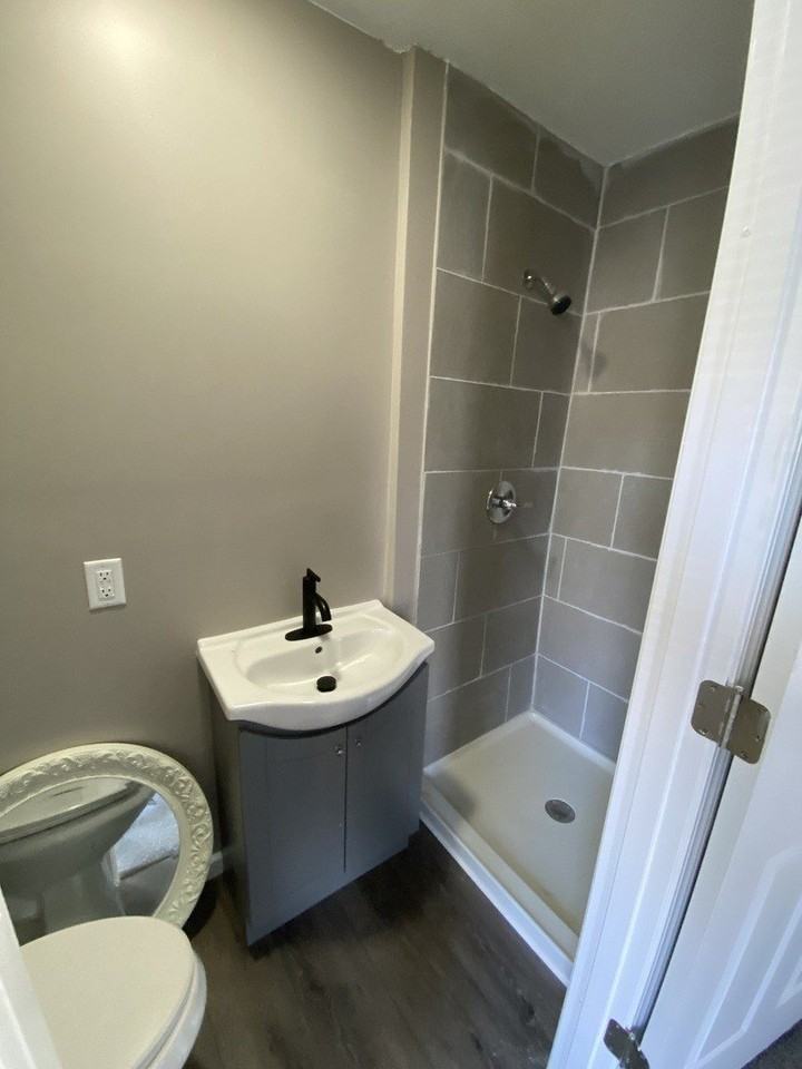 942 N Schuyler Ave Unit 2 #2 - Photo 7 of 16