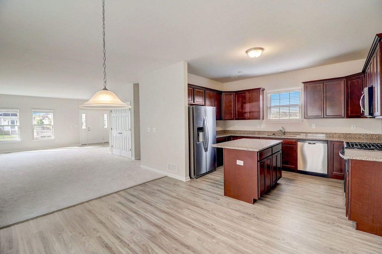 702 Station Blvd - Photo 7 of 50