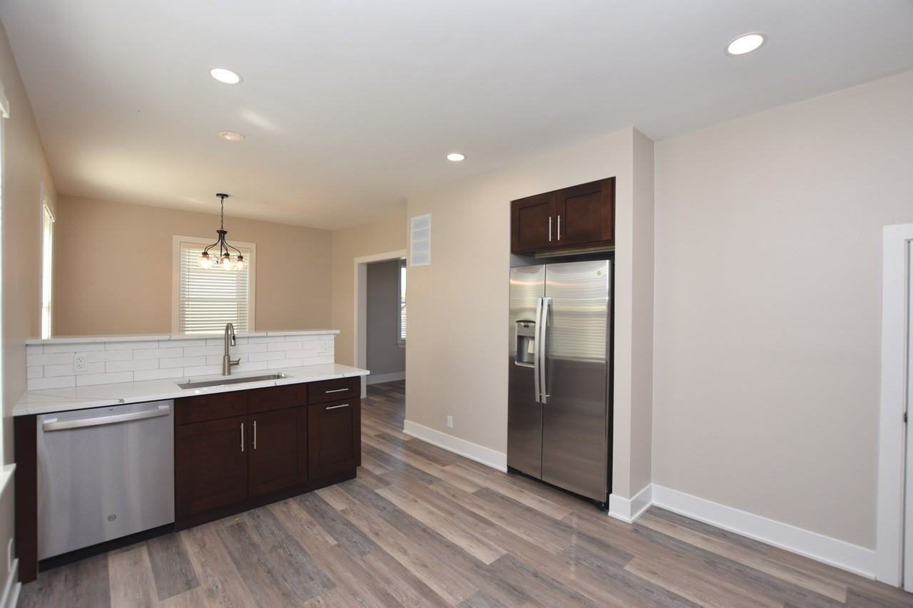 97 Gates St - Photo 3 of 22