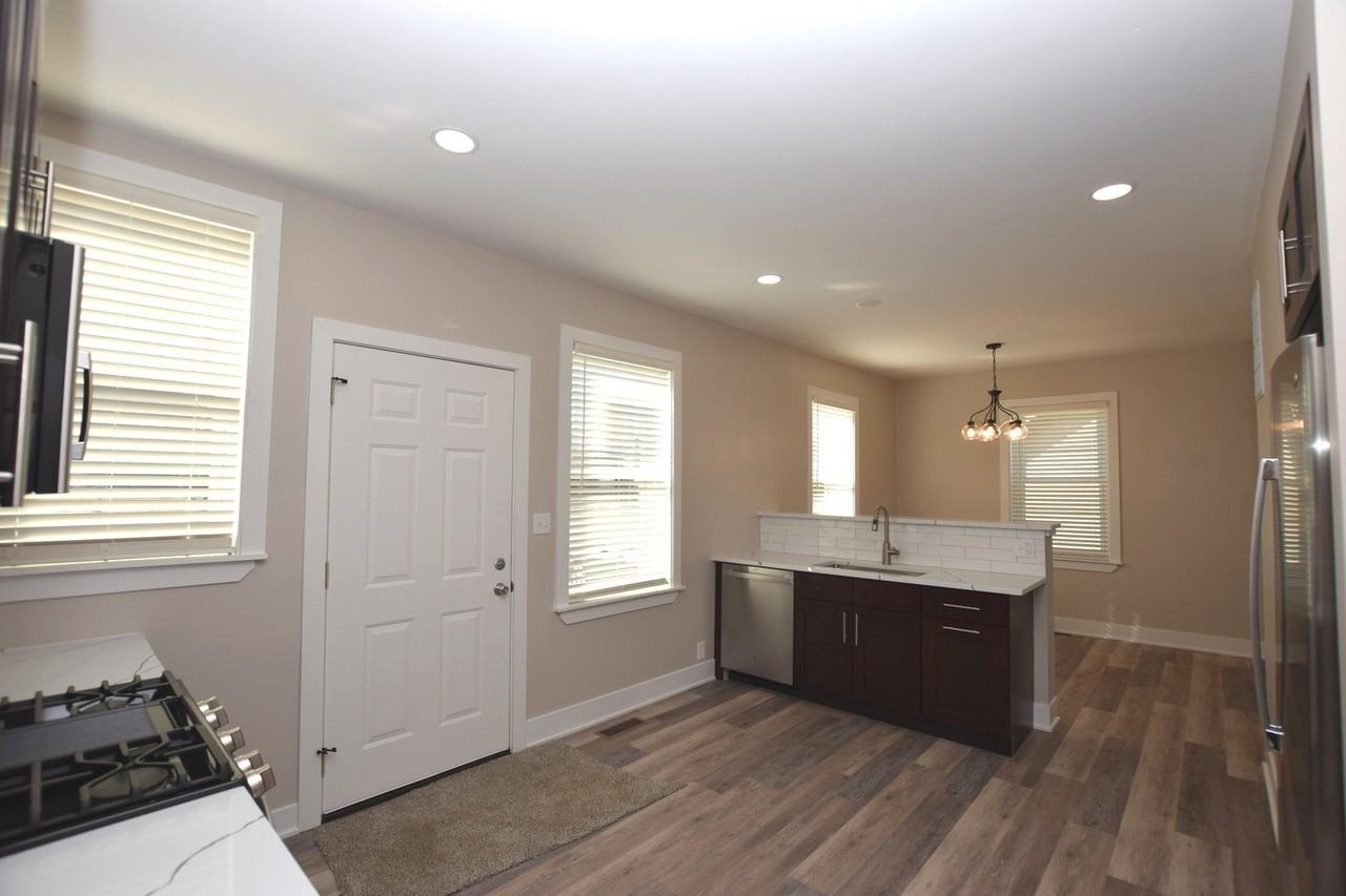 97 Gates St - Photo 5 of 22