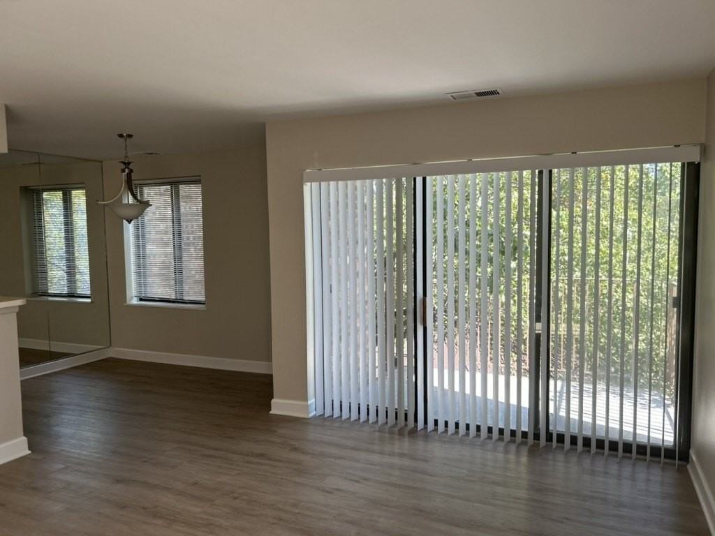 425 Walnut Creek Ln Unit 1308 #1308 - Photo 3 of 13