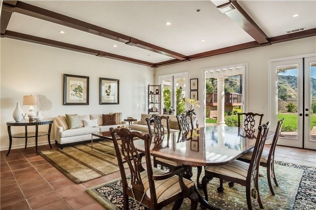 440 Tangerine Pl - Photo 5 of 24