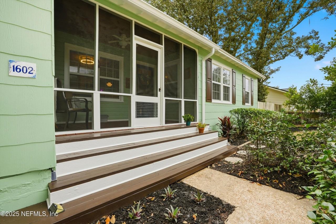 1602 Felch Ave - Photo 2 of 26