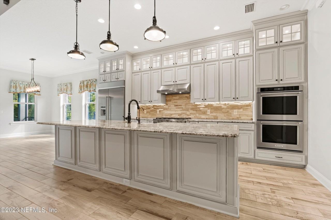 102 Pine Blossom Trl - Photo 3 of 37