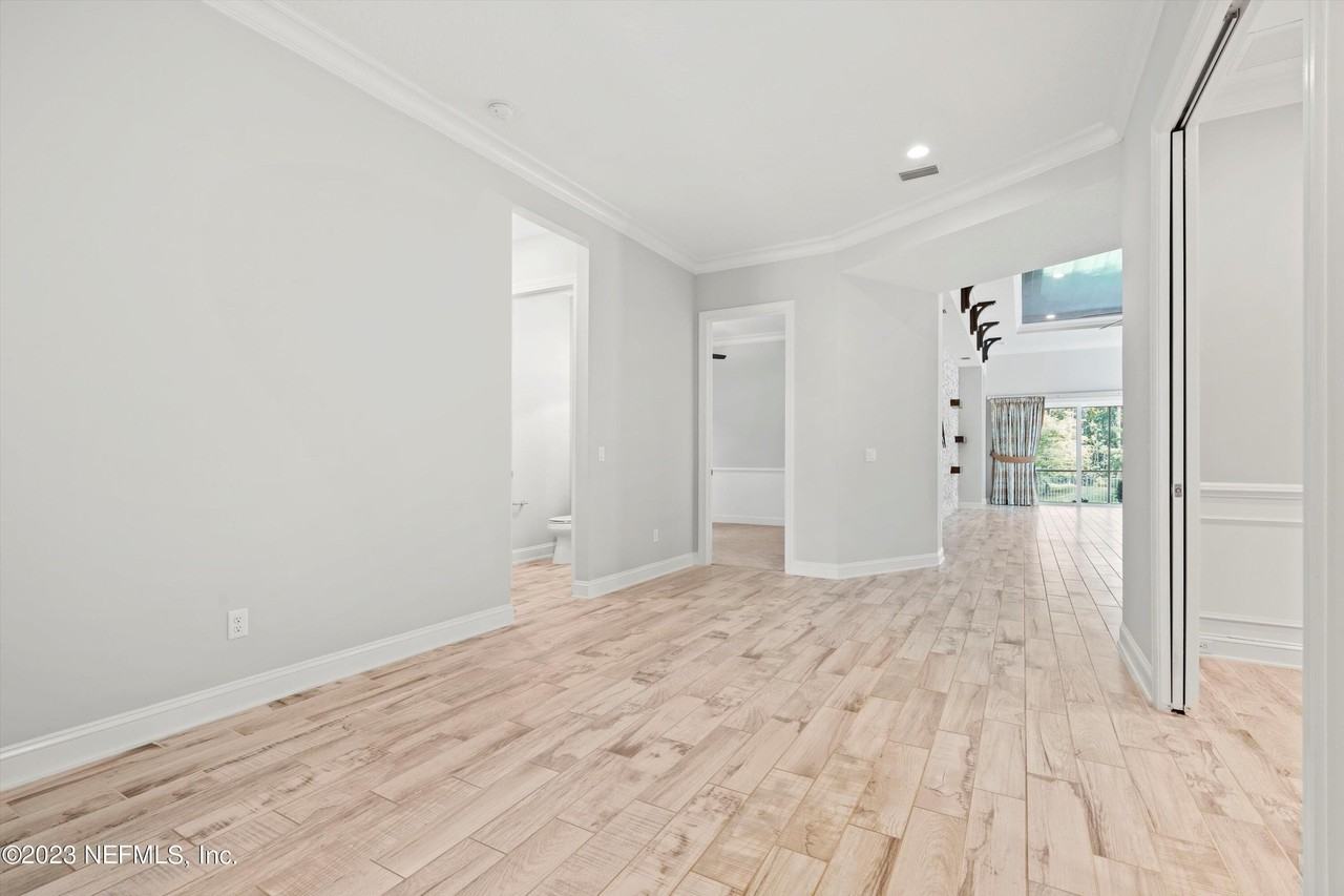 102 Pine Blossom Trl - Photo 6 of 37