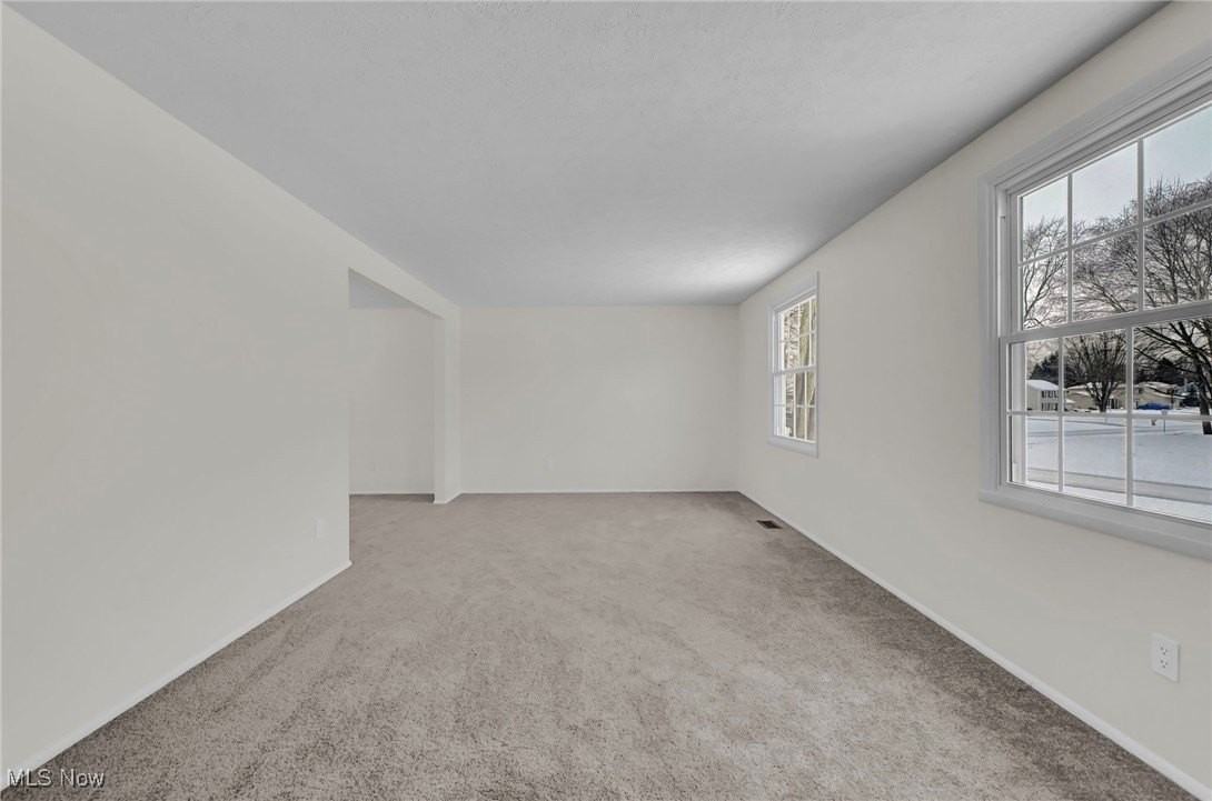 5601 Sunset Dr - Photo 6 of 48