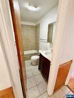 featured image of 823 Glen Road 2S