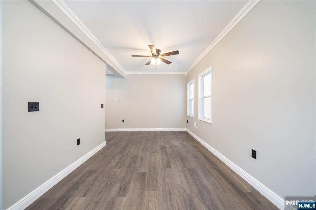 2033 Edwin Ave - Photo 5 of 10