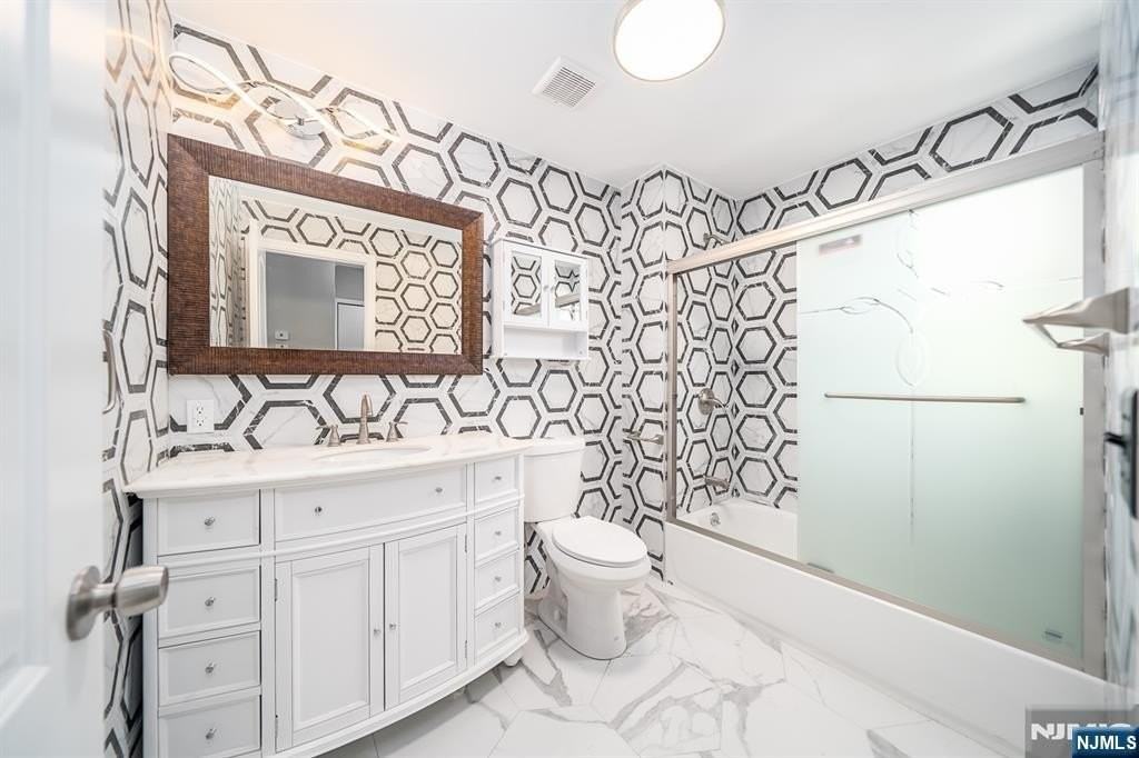 2033 Edwin Ave - Photo 7 of 10