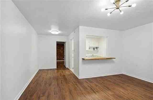 1713 Burgundy St #104 - Photo 3 of 7