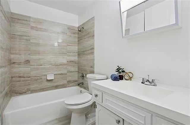 1713 Burgundy St #104 - Photo 5 of 7