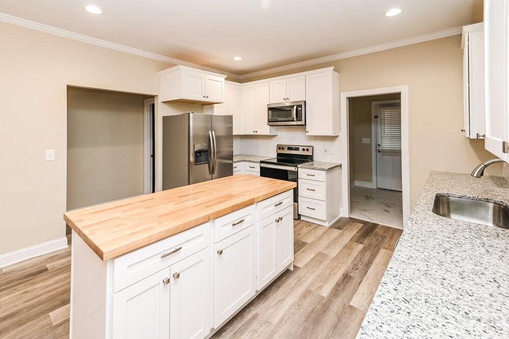 2118 Ravendale St - Photo 7 of 16