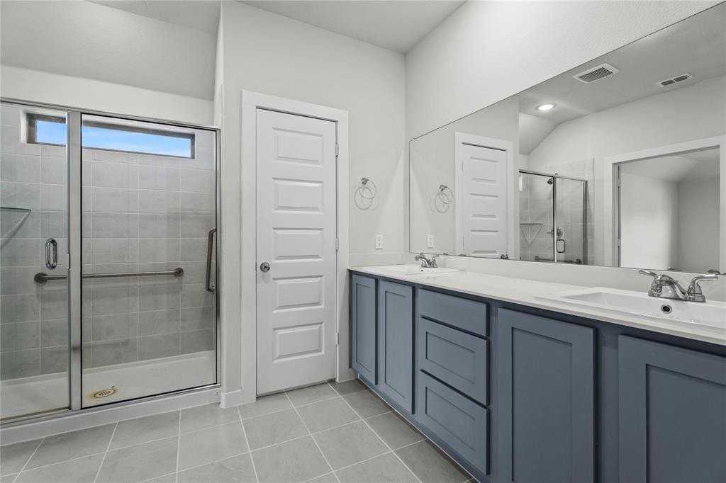 718 Parkside Dr - Photo 6 of 22