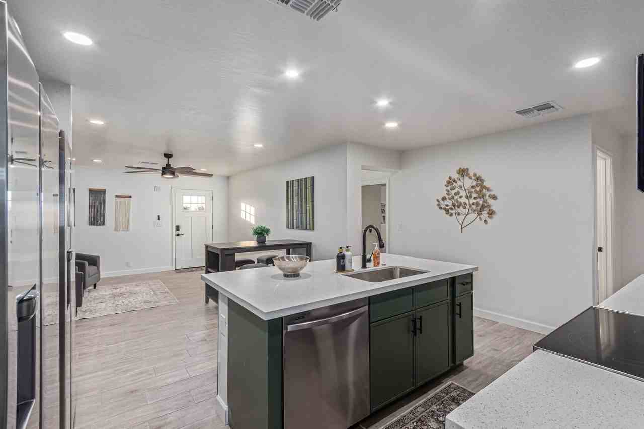 W 2nd Pl - Photo 5 of 23