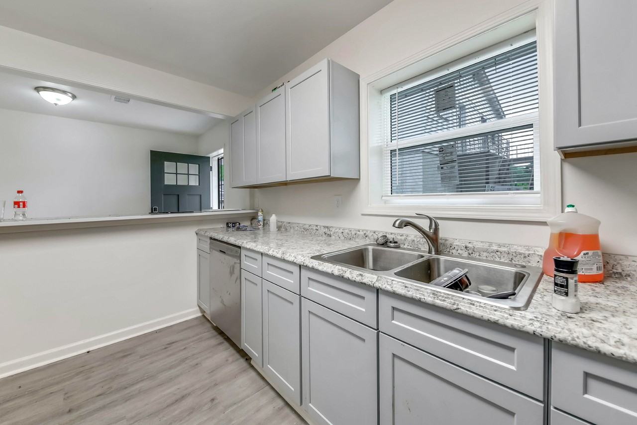 Proctor St Nw - Photo 2 of 20