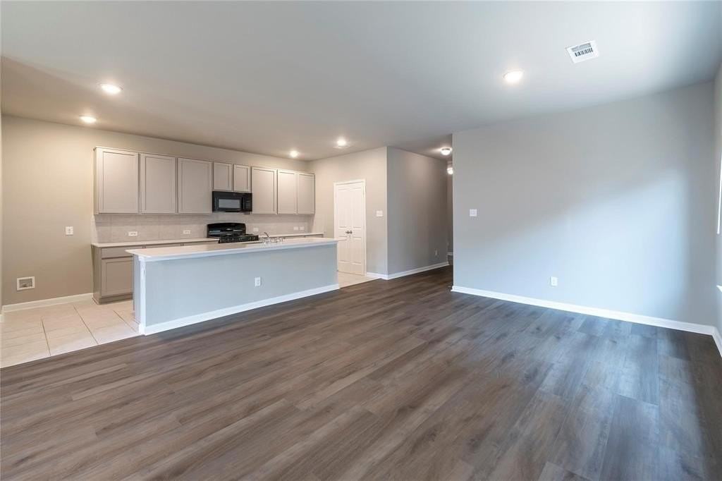 2069 Hartley Dr - Photo 3 of 27