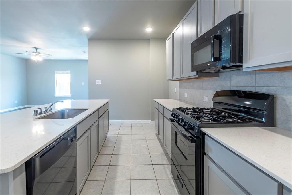 2069 Hartley Dr - Photo 6 of 27