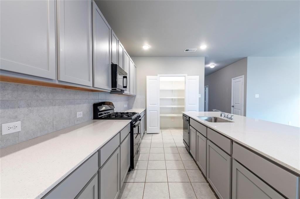 2069 Hartley Dr - Photo 7 of 27