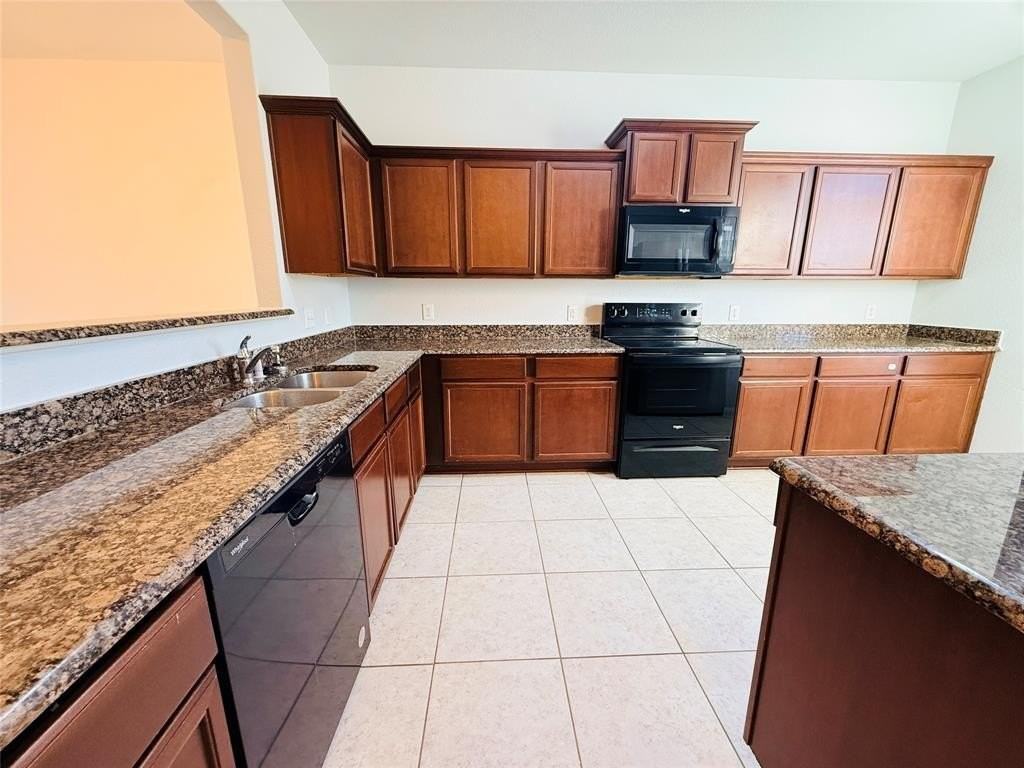 223 Magnolia Dr - Photo 6 of 29